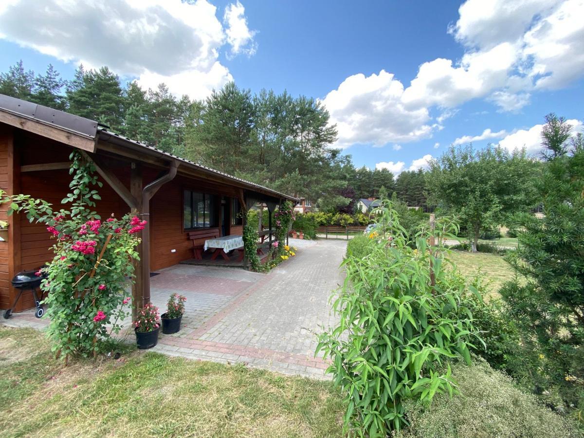 Domek Letniskowy Nad Jeziorem Wiejskim Lakie Extérieur photo